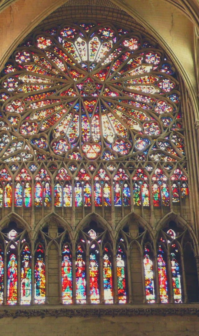 amiens pentagram